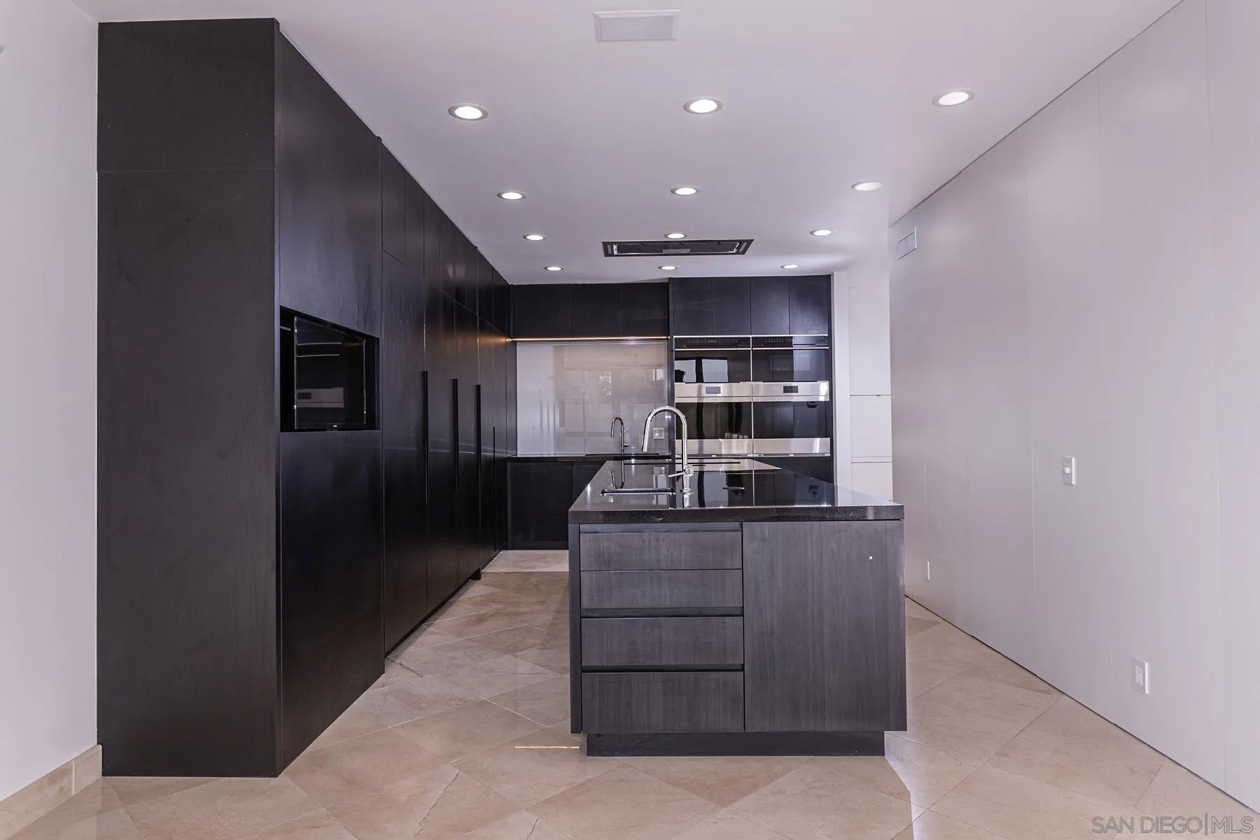 700 Front Street 501