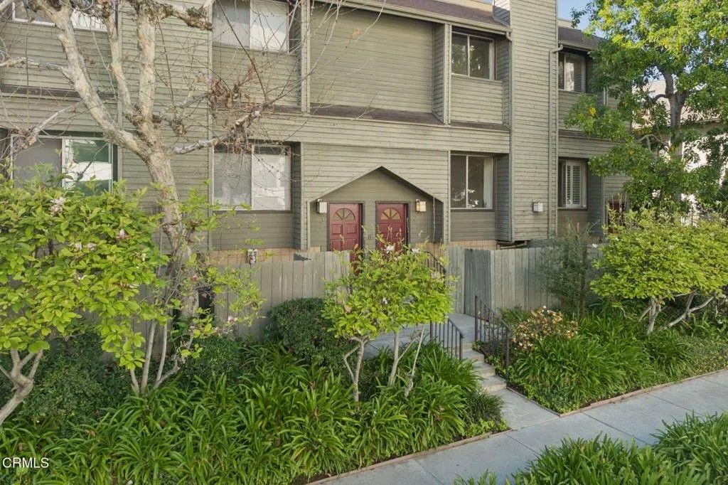 Photo of 283 S Hudson Ave #2, Pasadena, CA 91101 (MLS # P1-26023)