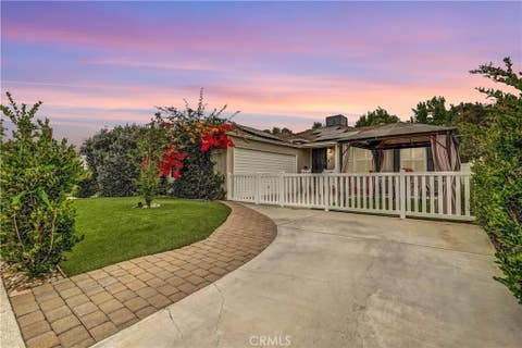Property photo of 17415 Victory Boulevard, Van Nuys, CA 91406