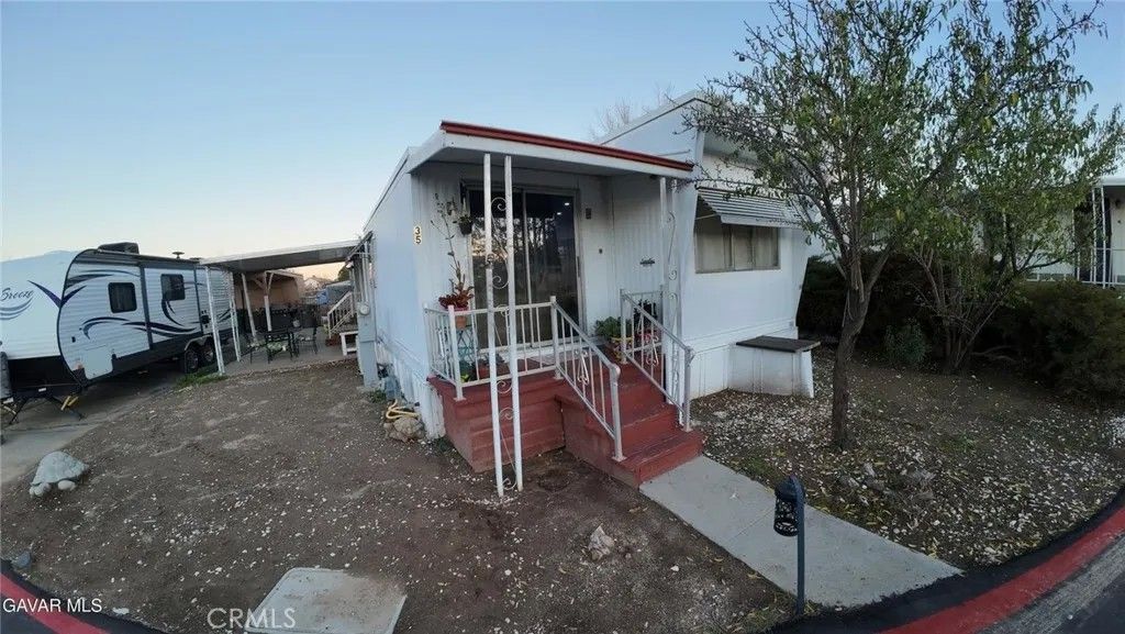 Photo of 1304 E Avenue I #35, Lancaster, CA 93535 (MLS # SR26007802)