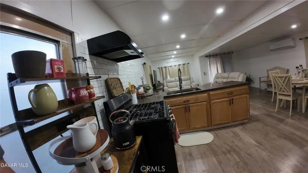 Photo of 1304 E Avenue I #35, Lancaster, CA 93535 (MLS # SR26007802)