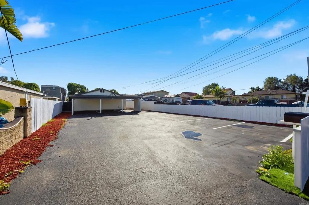 1877 Donax Avenue