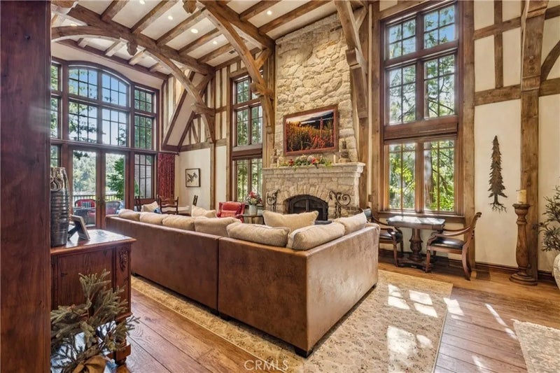 27596 High Knoll