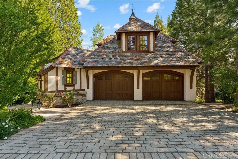 27596 High Knoll