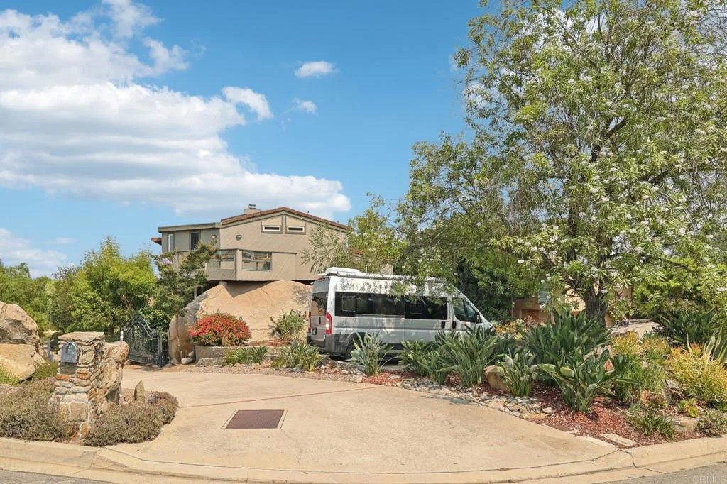 9528 Sage Hill Way