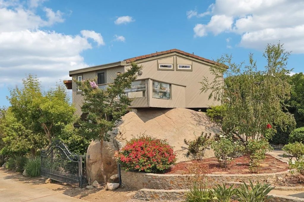 9528 Sage Hill Way