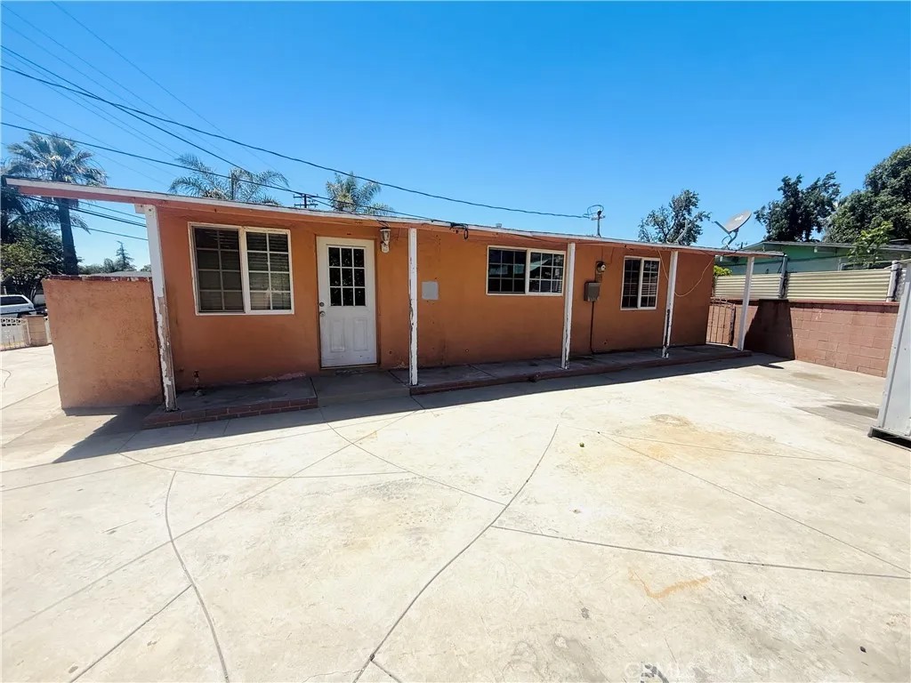 945 E 5th