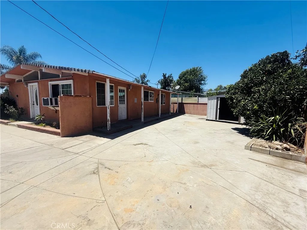 945 E 5th