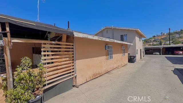 3844 Whiteside Street