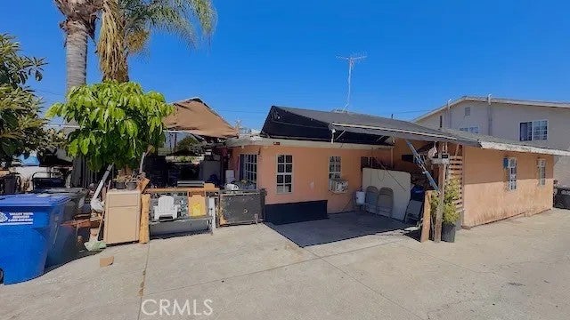 3844 Whiteside Street