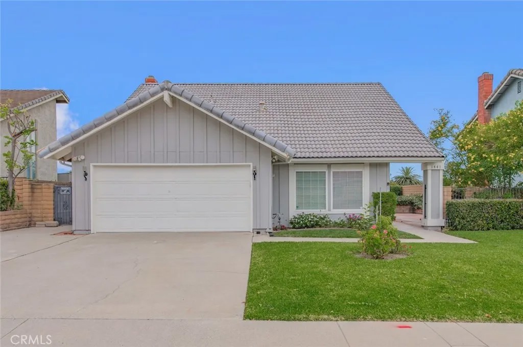 1441 Rolling Knoll Road