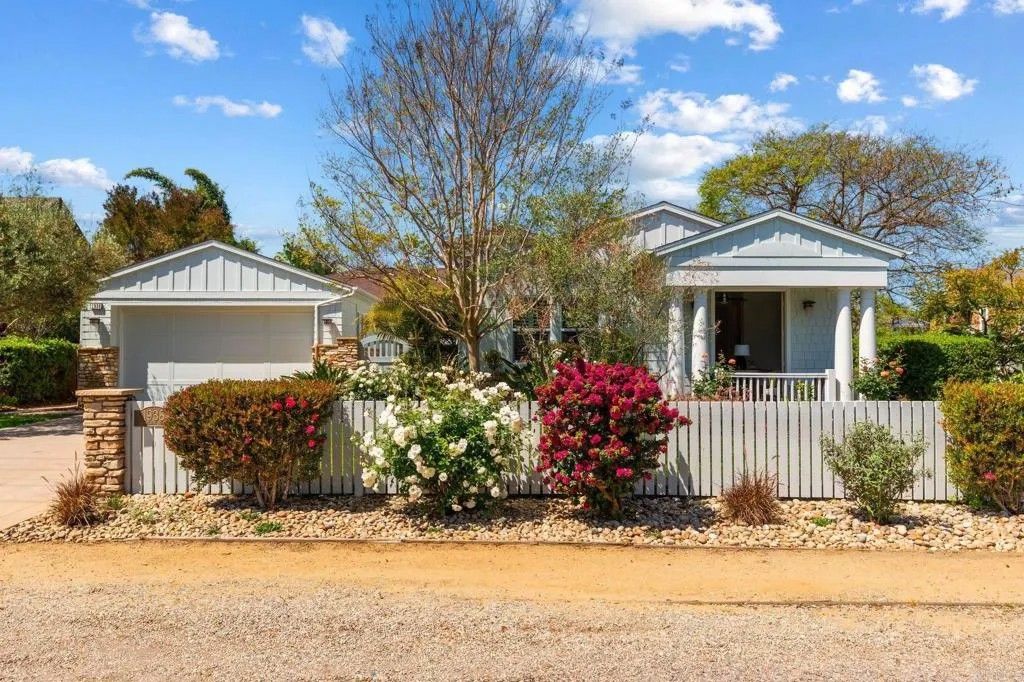 Photo of 1938 Sheridan Road, Encinitas, CA 92024 (MLS # NDP2603040)