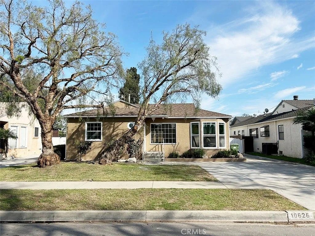 Photo of 10626 Roseton Avenue, Santa Fe Springs, CA 90670 (MLS # PW26010925)