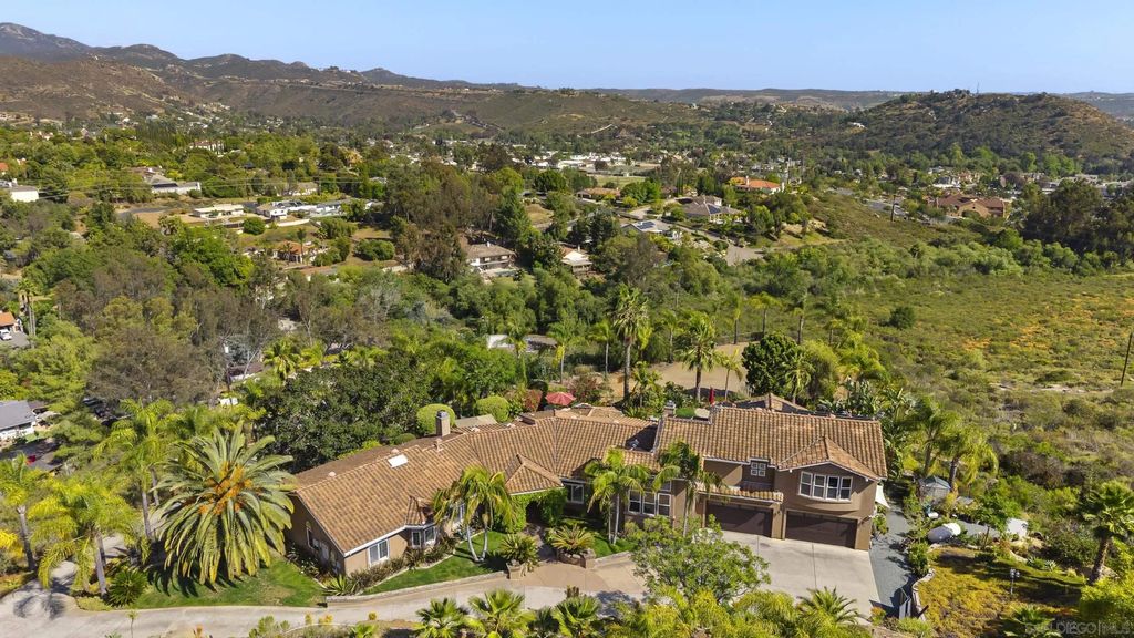 Photo of 14998 Budwin Ln, Poway, CA 92064 (MLS # 260010873)
