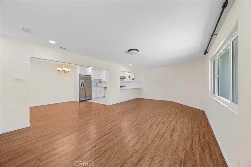 931 W Bainbridge