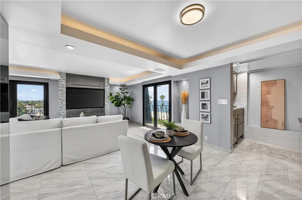 2601 E Ocean 807