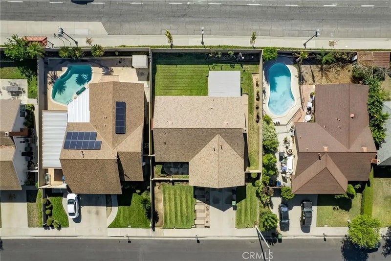 1216 Grossmont
