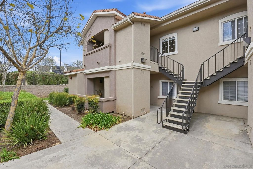 Photo of 41410 Juniper St #2-23, Murrieta, CA 92562 (MLS # 260005755)
