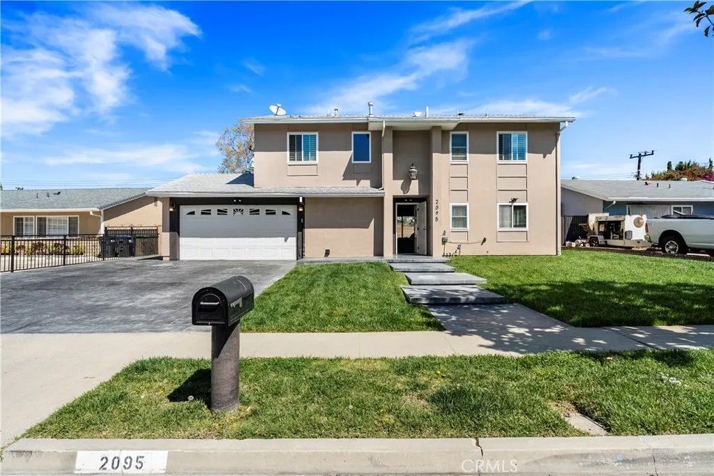 Photo of 2095 Morley Street, Simi Valley, CA 93065 (MLS # SR26038653)