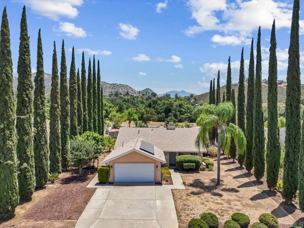 24131 Del Amo Rd