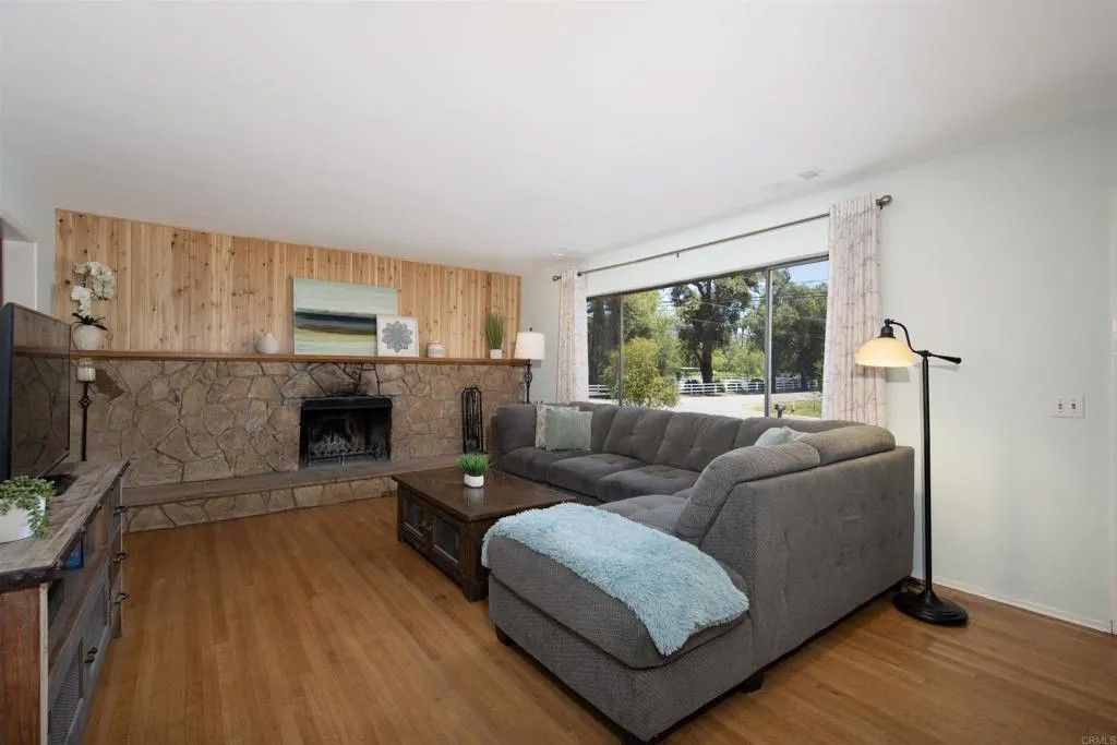 Photo of 1687 S Citrus AVE, Escondido, CA 92027 (MLS # NDP2604862)
