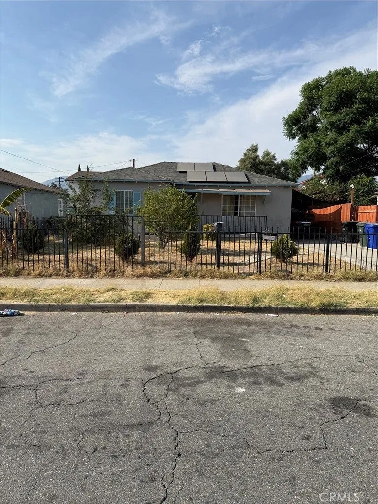 230 E 21st