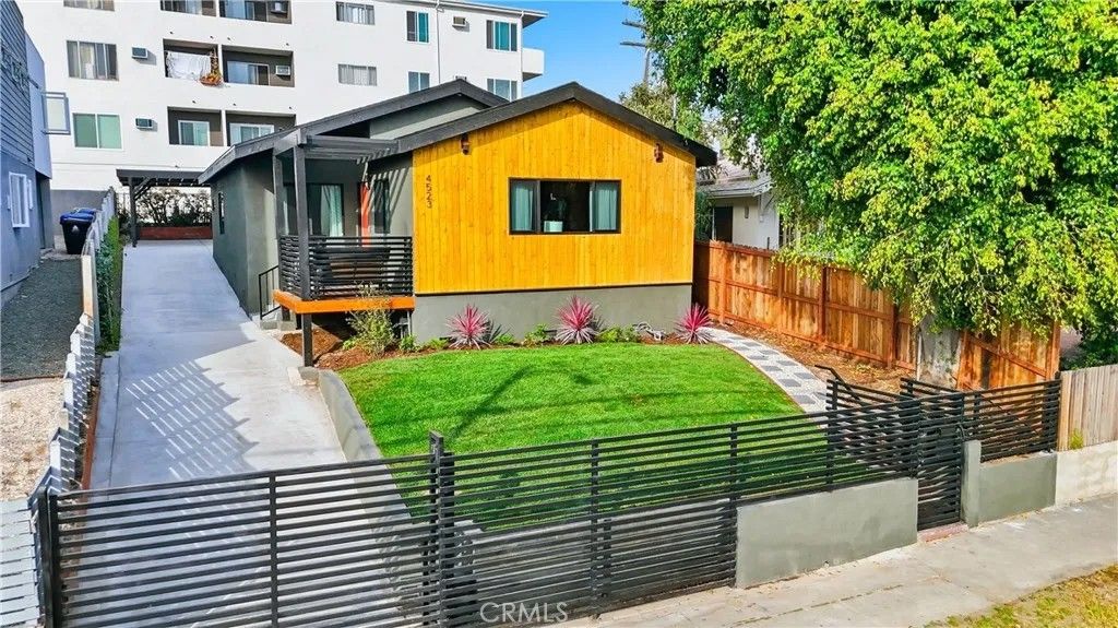 Photo of 4523 Lexington, Los Angeles, CA 90029 (MLS # PW26025573)