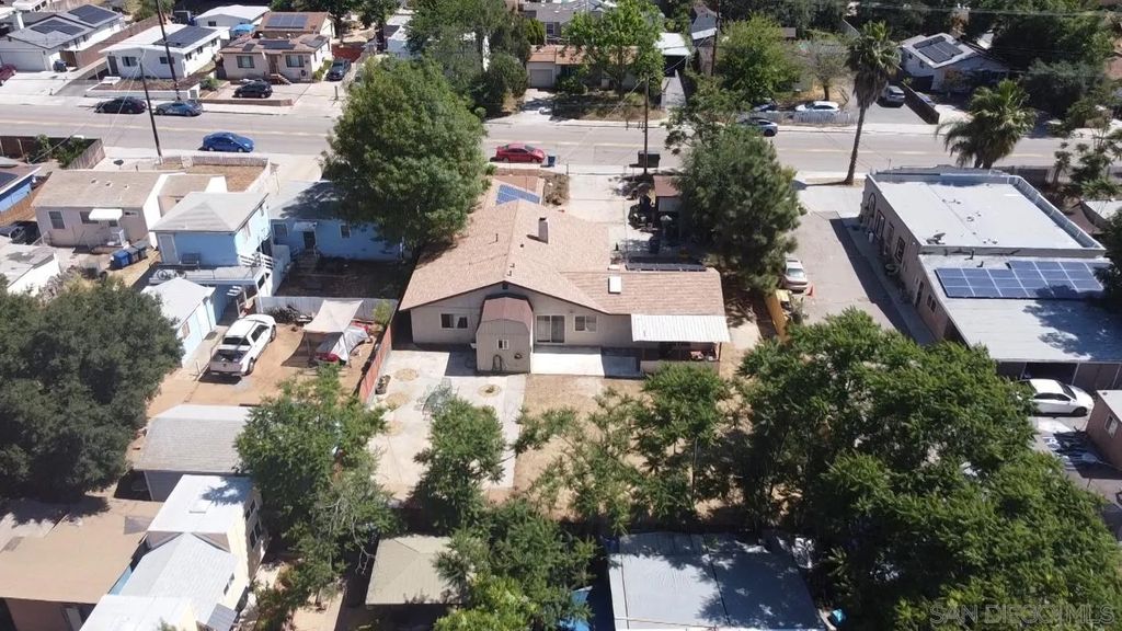 Photo of 12706 Julian Ave, Lakeside, CA 92040 (MLS # 260011390)