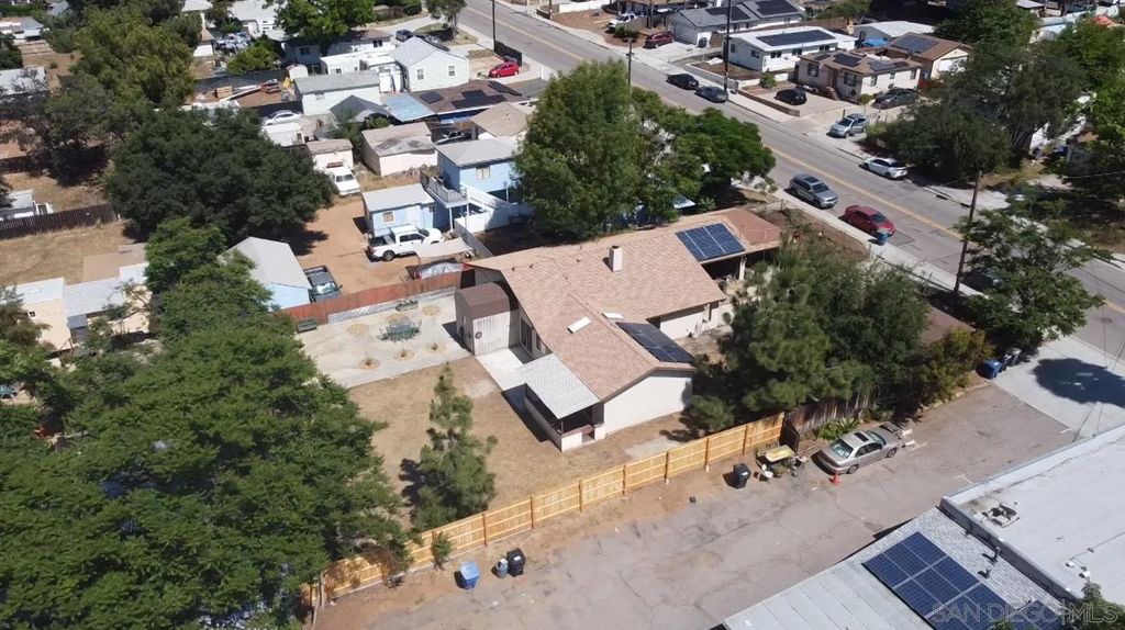 Photo of 12706 Julian Ave, Lakeside, CA 92040 (MLS # 260011390)