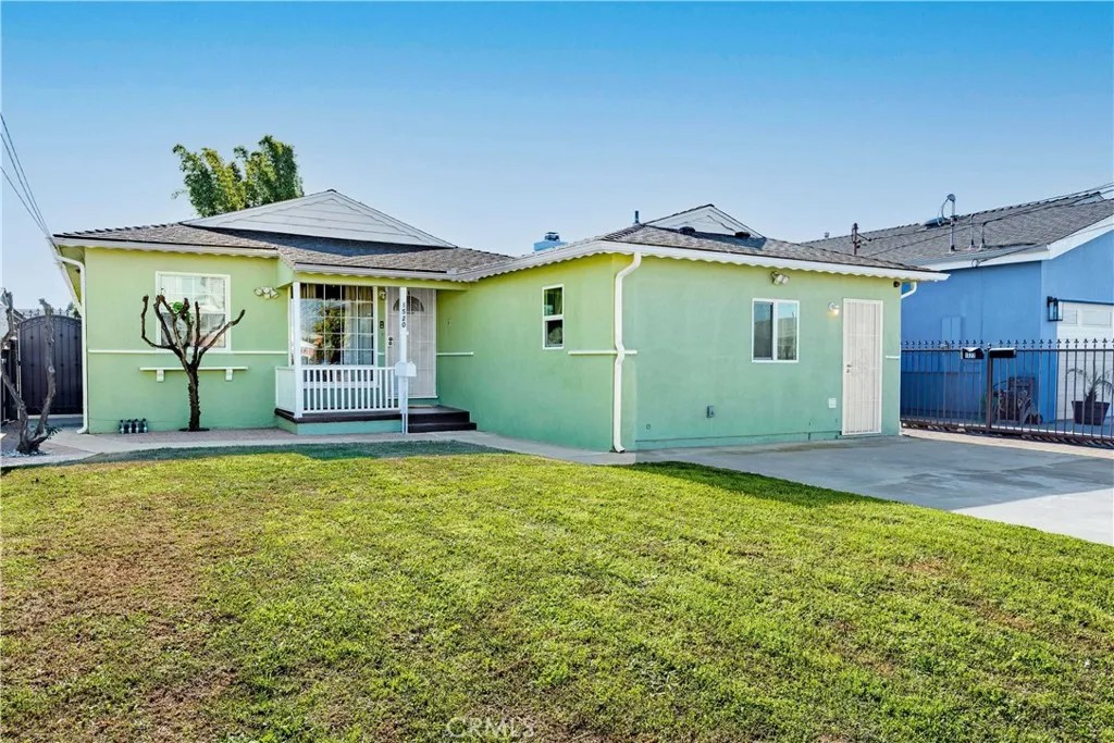 1520 W 215th