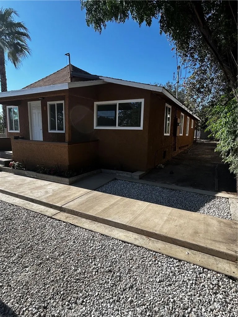 1380 W 5th