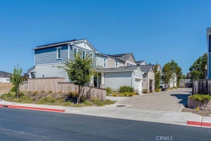 102 Earthwood