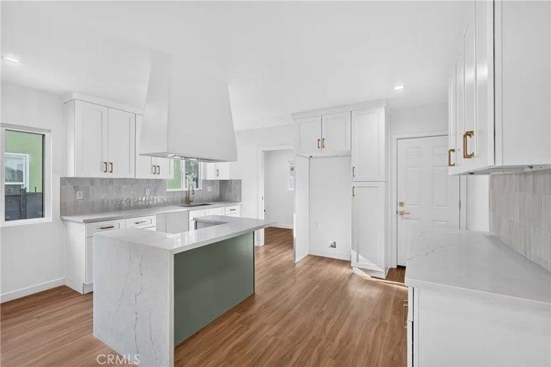 2106 W 94th Pl