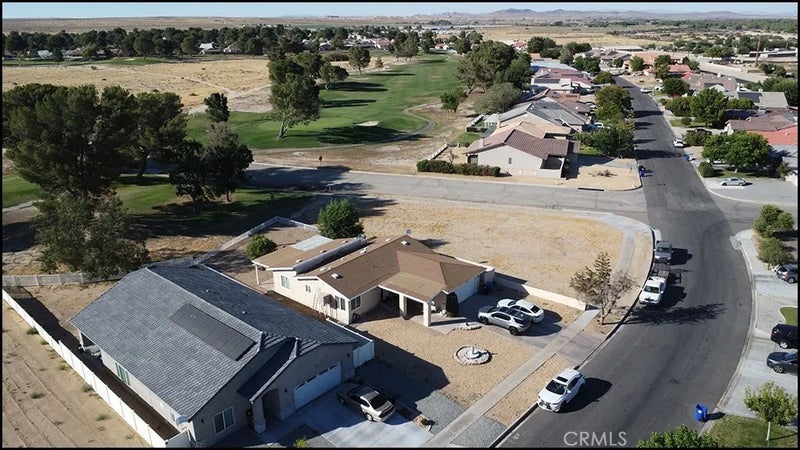 27400 Cloverleaf Lane