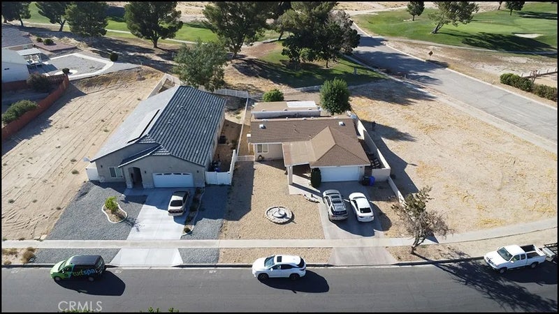 27400 Cloverleaf Lane