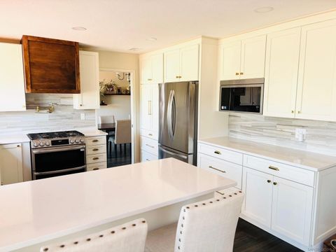 Tiny photo for 672 Chateau Place, Escondido, CA 92029 (MLS # 250042605)