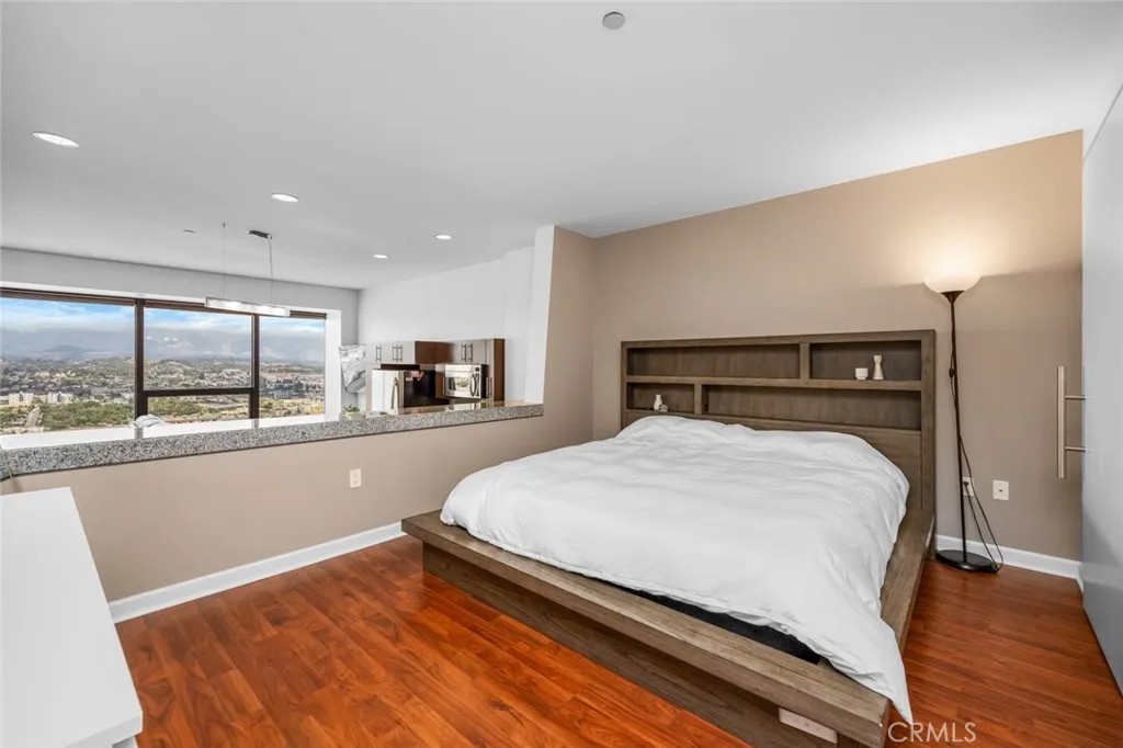 1100 Wilshire 3005