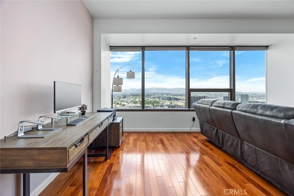 1100 Wilshire 3005