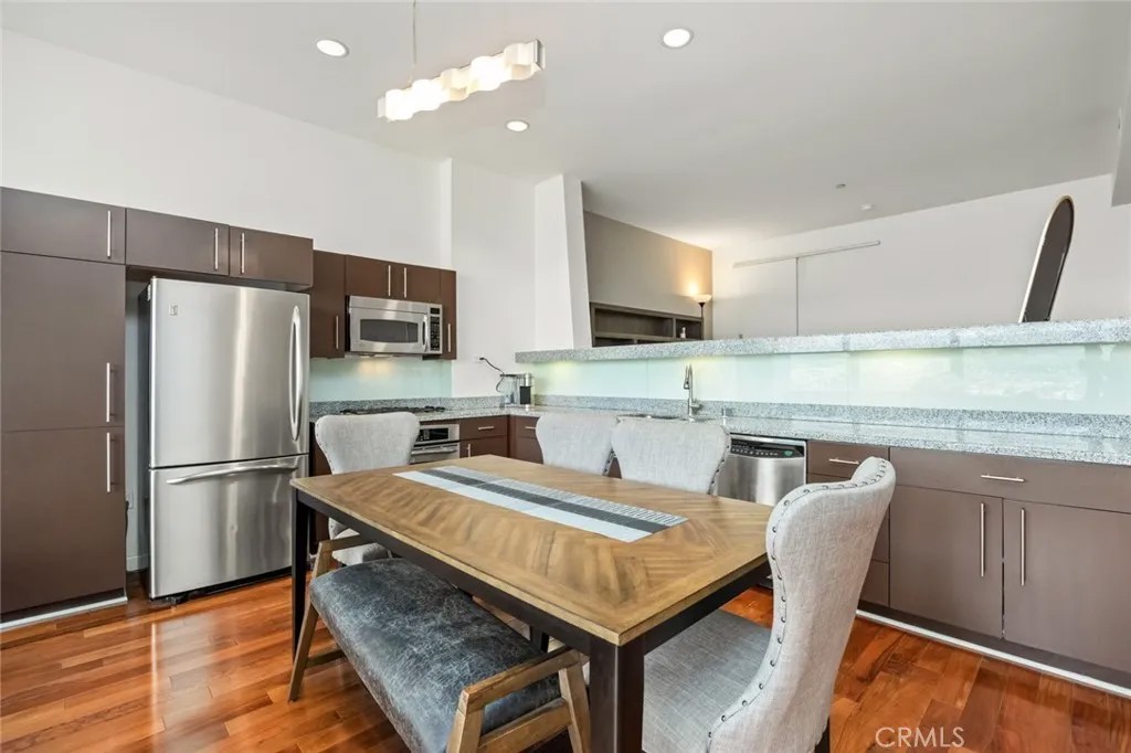 1100 Wilshire 3005