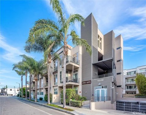 Photo of 13320 Beach Avenue #202, Marina Del Rey, CA 90292 (MLS # SR26036486)
