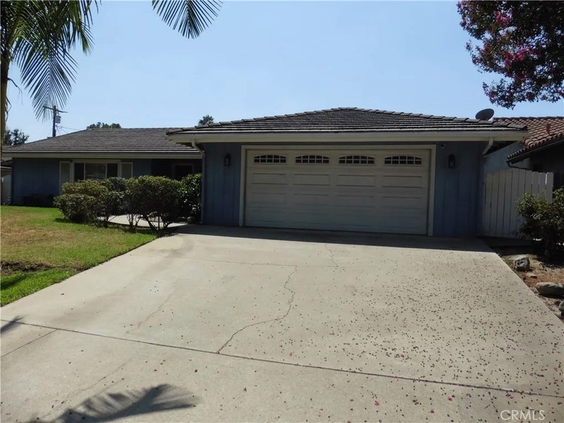 706 W Wistaria Avenue