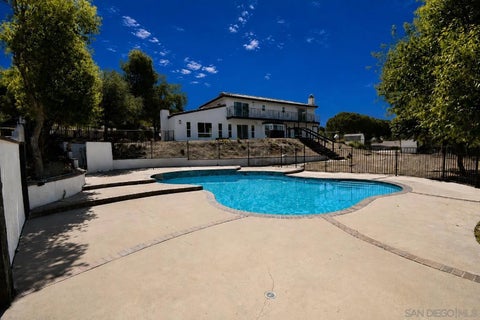Photo of 614 Sneath Way, Alpine, CA 91901 (MLS # 260014923)