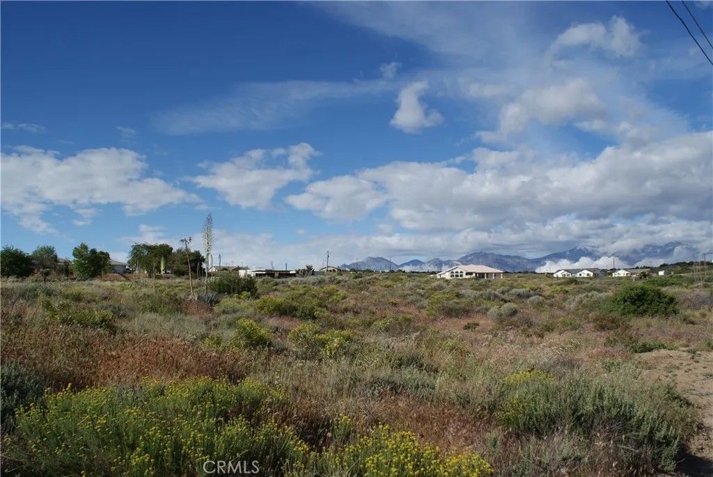 Photo of 0 Prairie Trl, Oak Hills, CA 92344 (MLS # CV26079315)