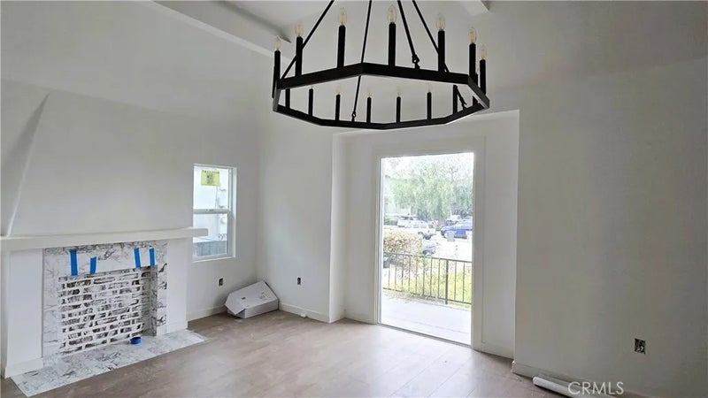 2187 E Villa
