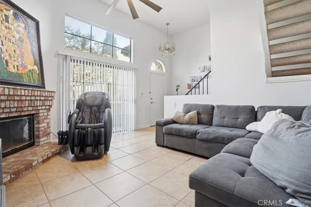 14325 Foothill 9