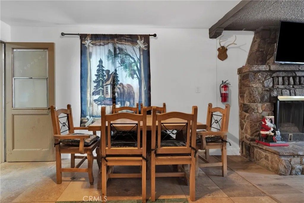Photo of 360 Maple Ln, Big Bear, CA 92386 (MLS # IV26026749)