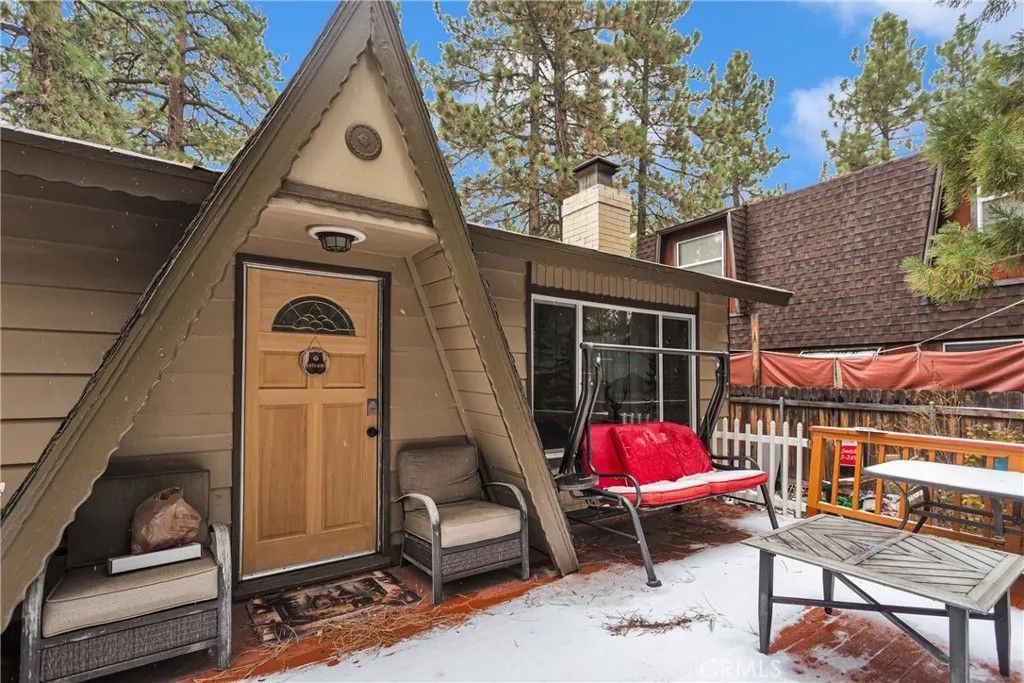 Photo of 360 Maple Ln, Big Bear, CA 92386 (MLS # IV26026749)
