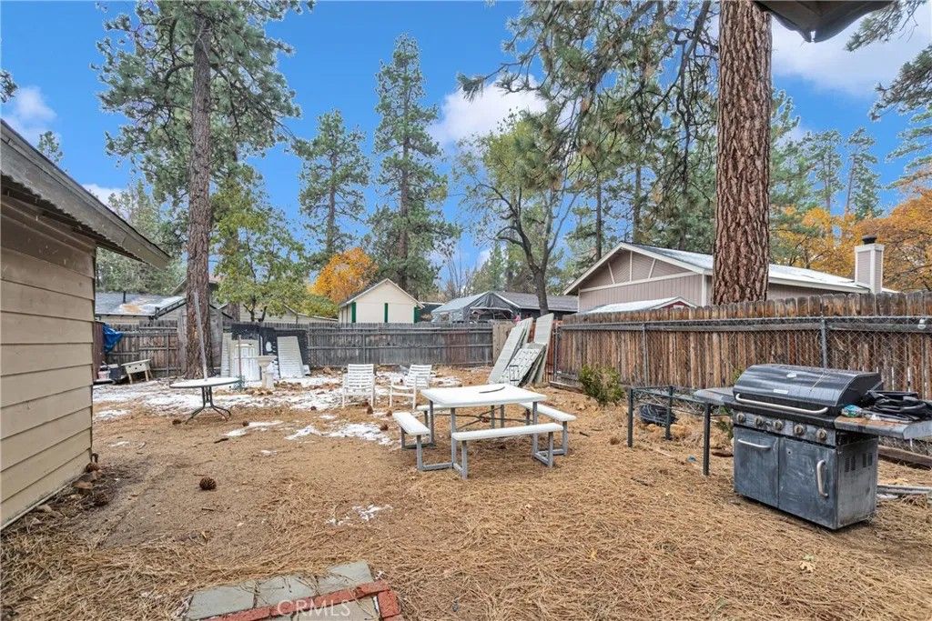 Photo of 360 Maple Ln, Big Bear, CA 92386 (MLS # IV26026749)