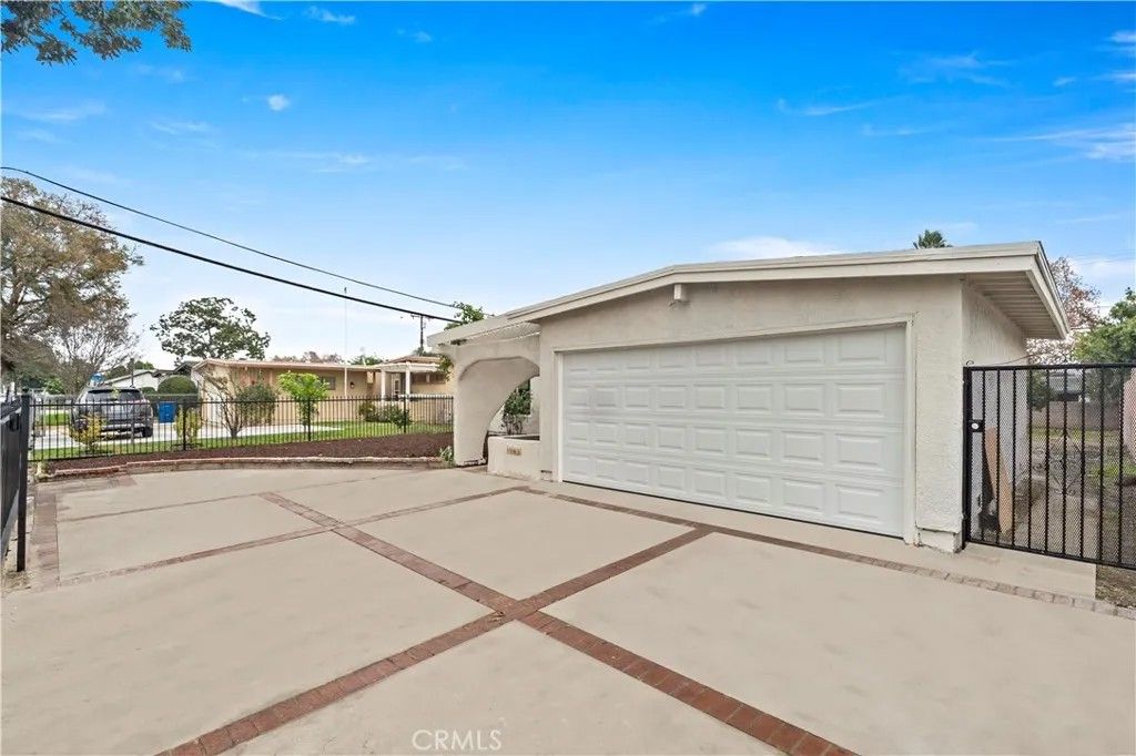 Photo of 1042 Vineland Ave, La Puente, CA 91746 (MLS # AR25279905)