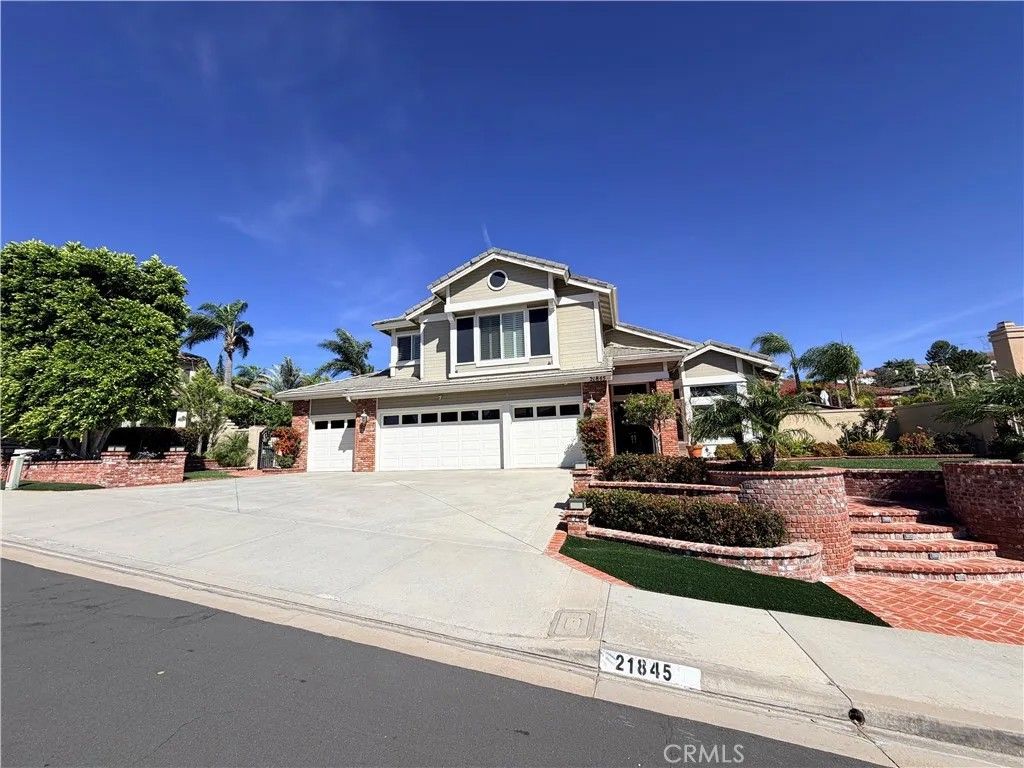 Photo of 21845 Heatherwood Ln, Yorba Linda, CA 92887 (MLS # TR26072799)
